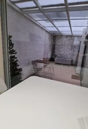 Worker's - 2 Bedrooms & Court Yard - Smooth Apartamento Amberes